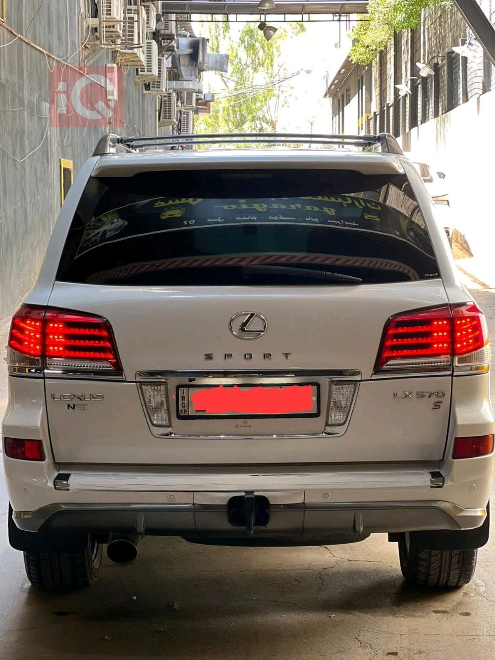 لكزس LX